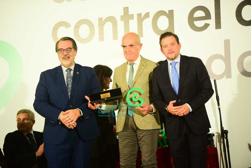 La Real Fundación de Toledo recibe el premio de la Asociación Española Contra el Cáncer